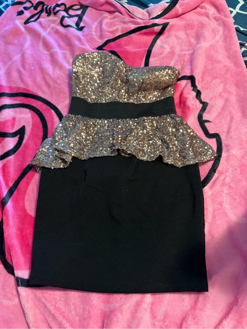 Xtaren Strapless Sequin Peplum Dress - Gold and Black